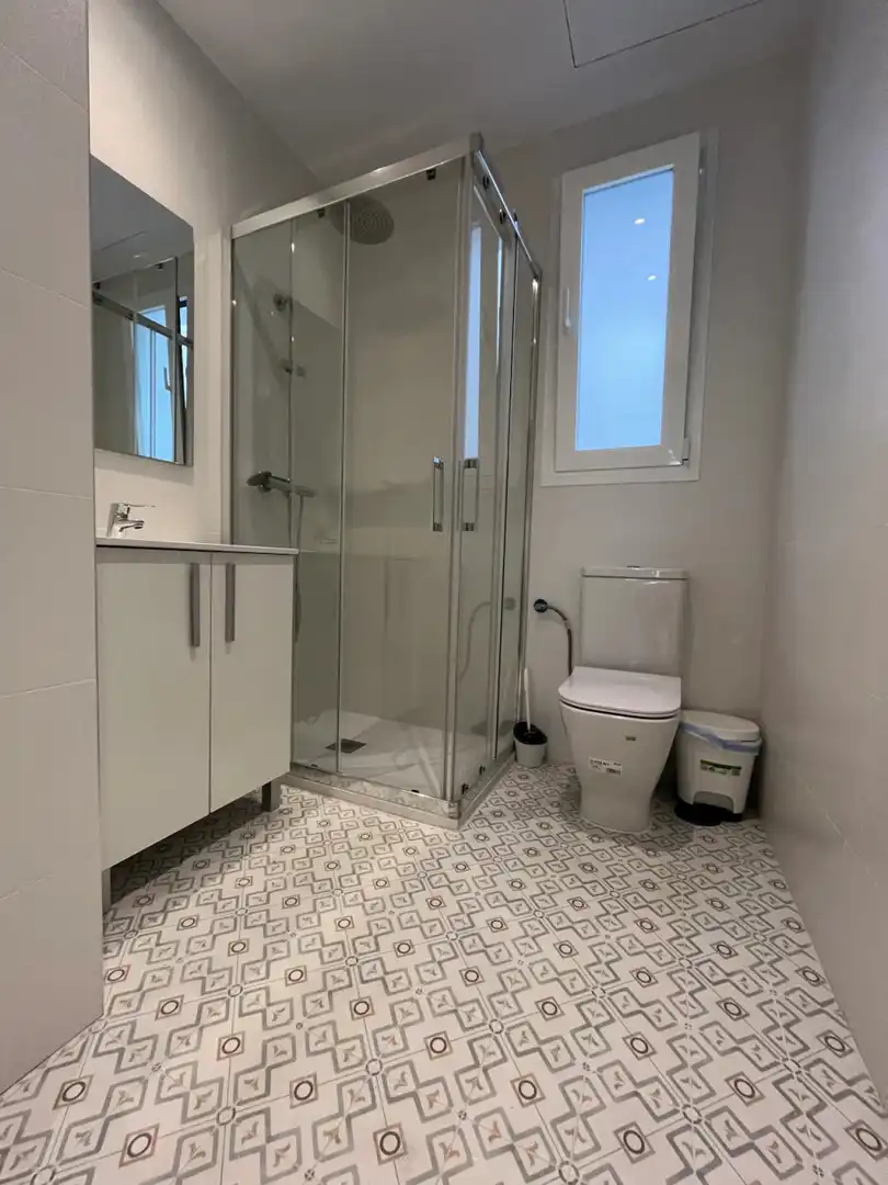 Badezimmer von Wohnung zur Miete in Carabanchel