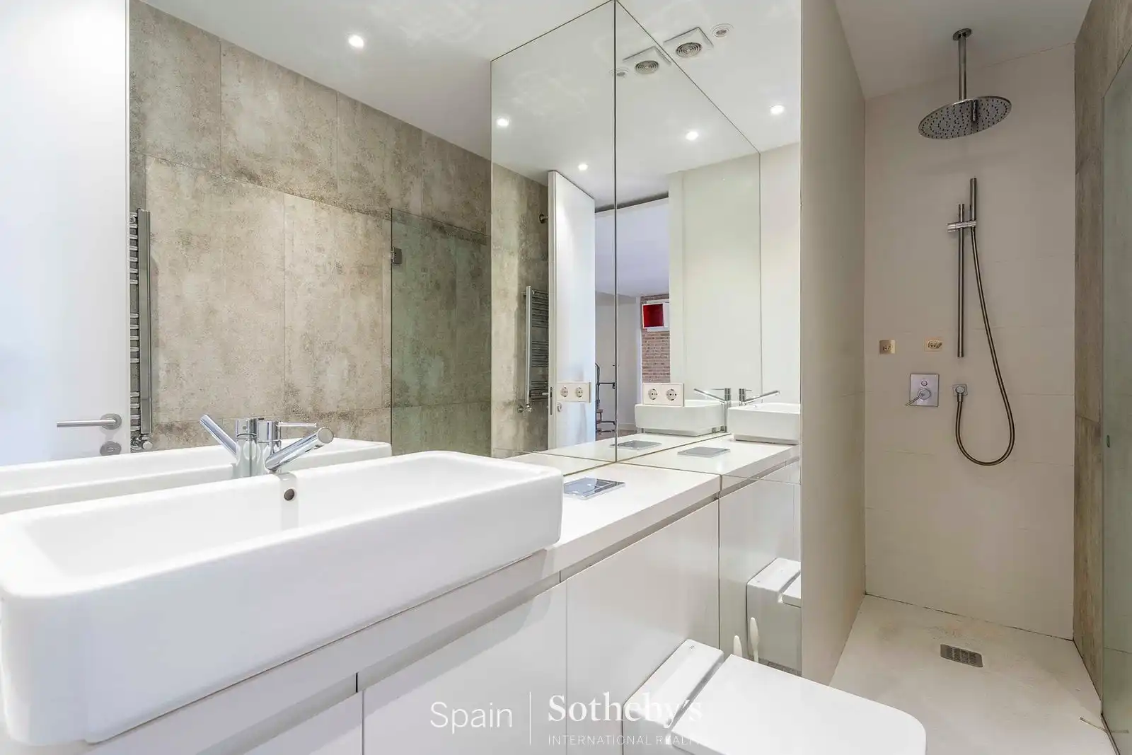 Bathroom of Attic for sale in Madrid  with Air Conditioner, Heating and Terrace