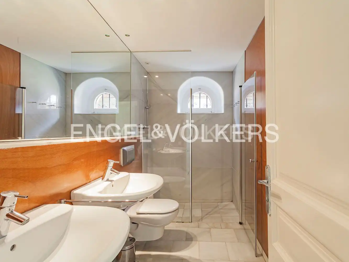 Bathroom of Houses for sale in Sant Cugat del Vallès  with Air Conditioner, Heating and Private garden