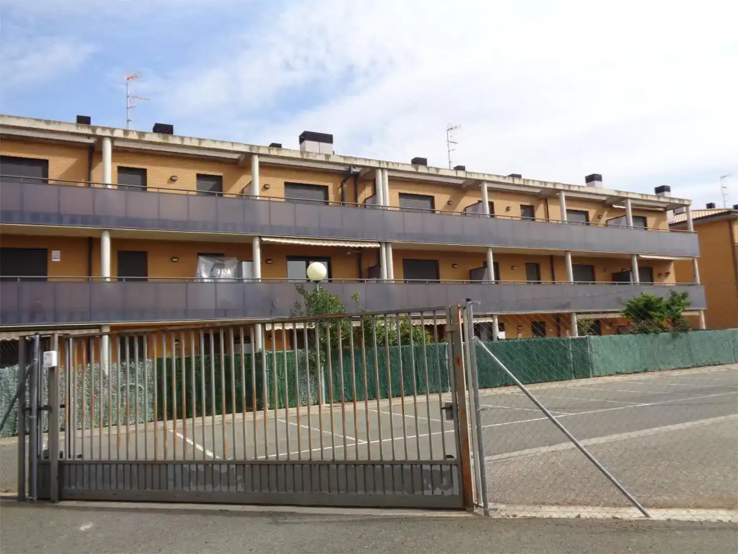Vista exterior de Terreno en venta en San Torcuato