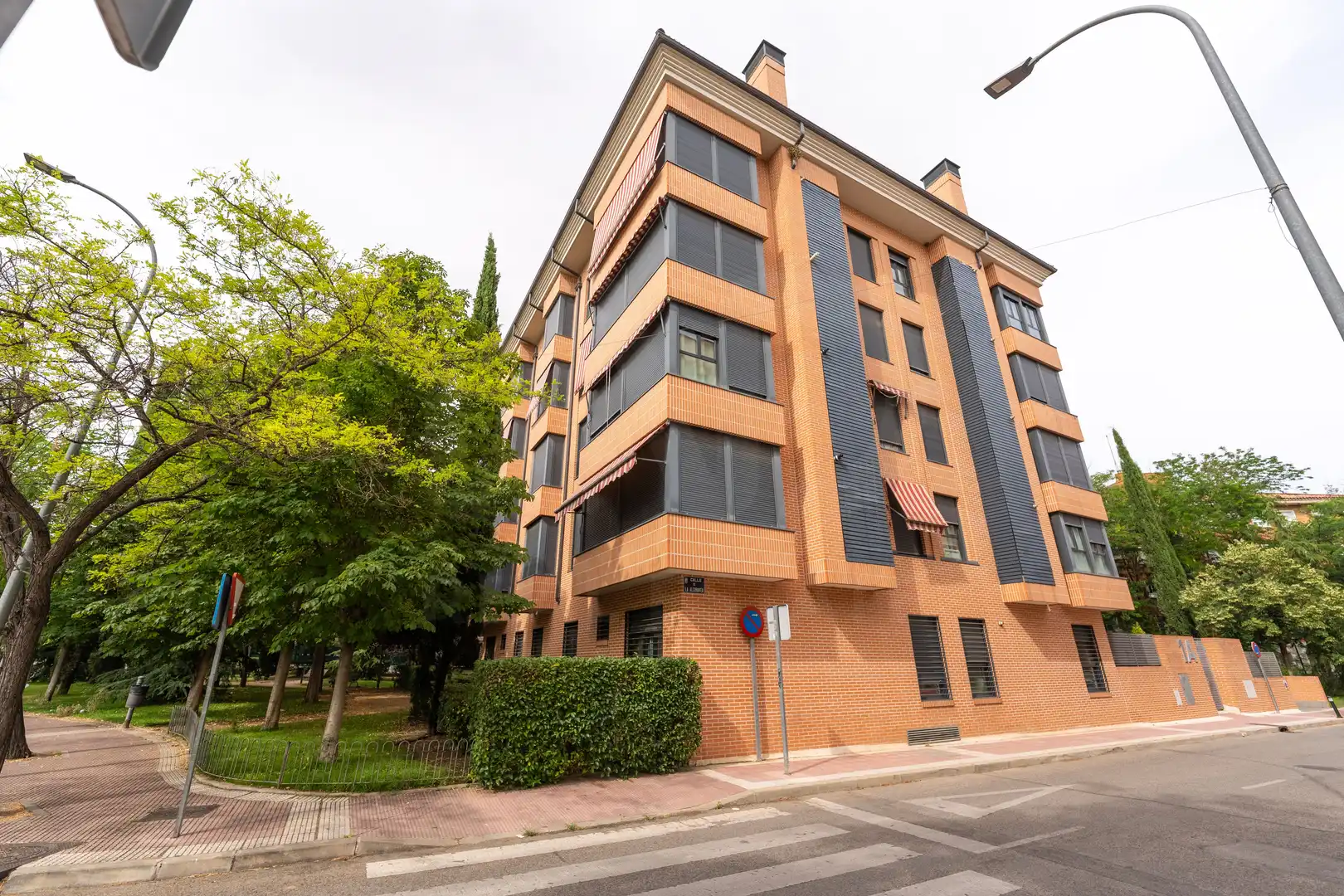 Vista exterior de Dúplex en venta en Torrejón de Ardoz con Calefacción, Terraza y Piscina