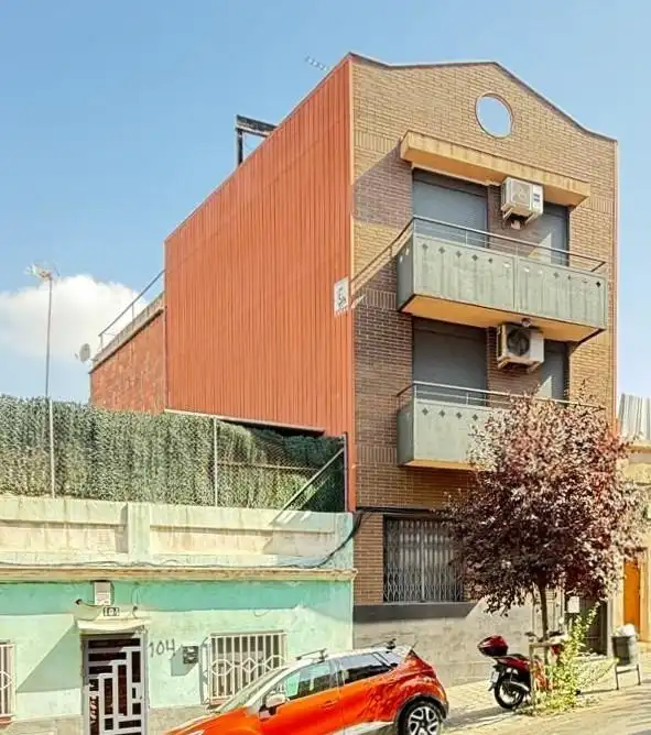 Vista exterior de Edifici en venda en Barcelona
