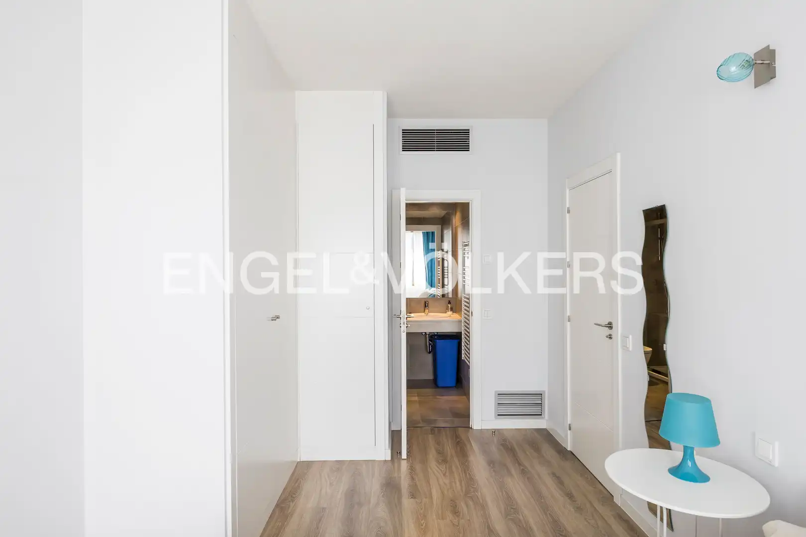 Flat for rent in Madrid  with Air Conditioner and Heating