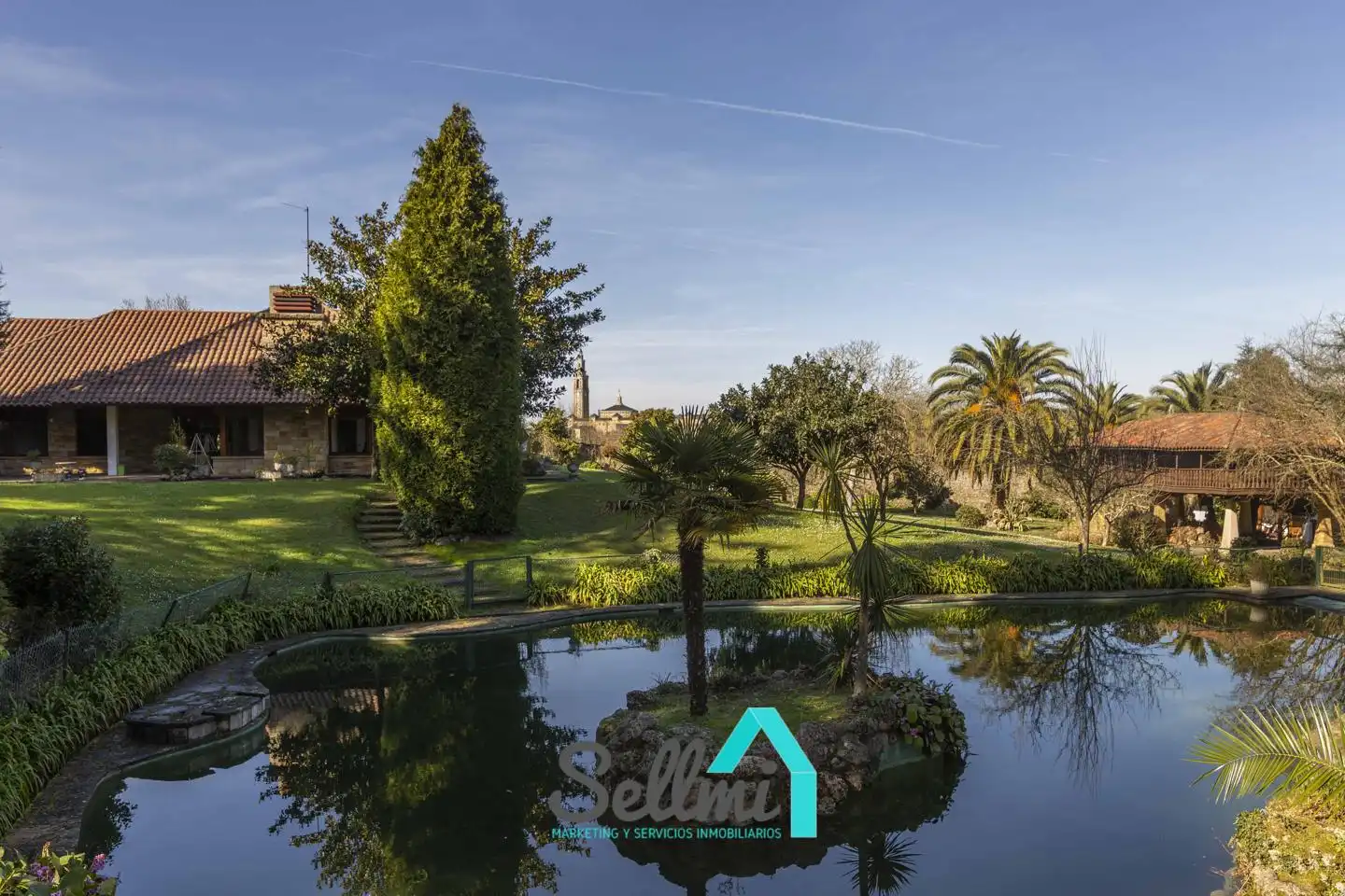 Jardí de Casa o xalet en venda en Gijón  amb Aire condicionat, Jardí privat i Parquet