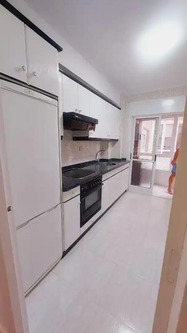 Kitchen of Flat for rent in Oviedo   with Parquet flooring, Washing machine and Microwave