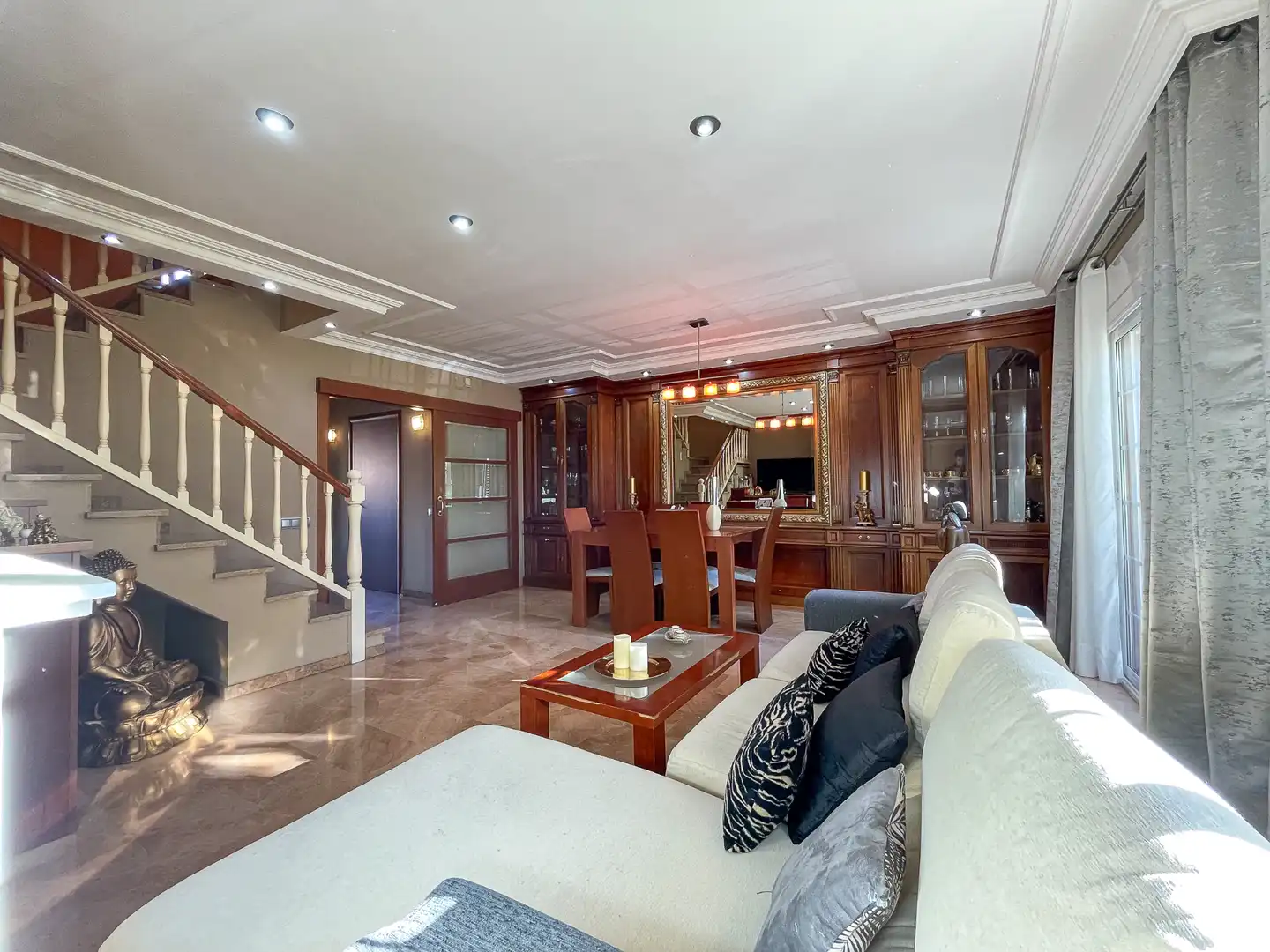 Sala de estar de Casa adosada en venta en Mataró con Aire acondicionado, Calefacción y Jardín privado