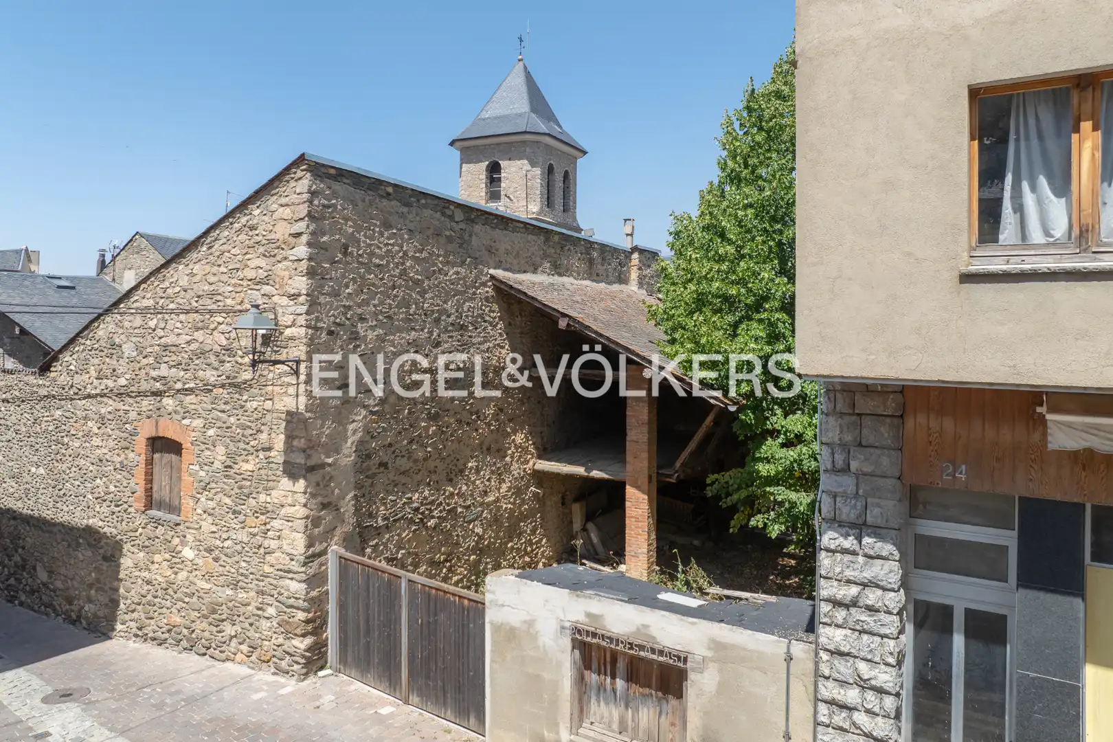 Vista exterior de Residencial en venta en Alp