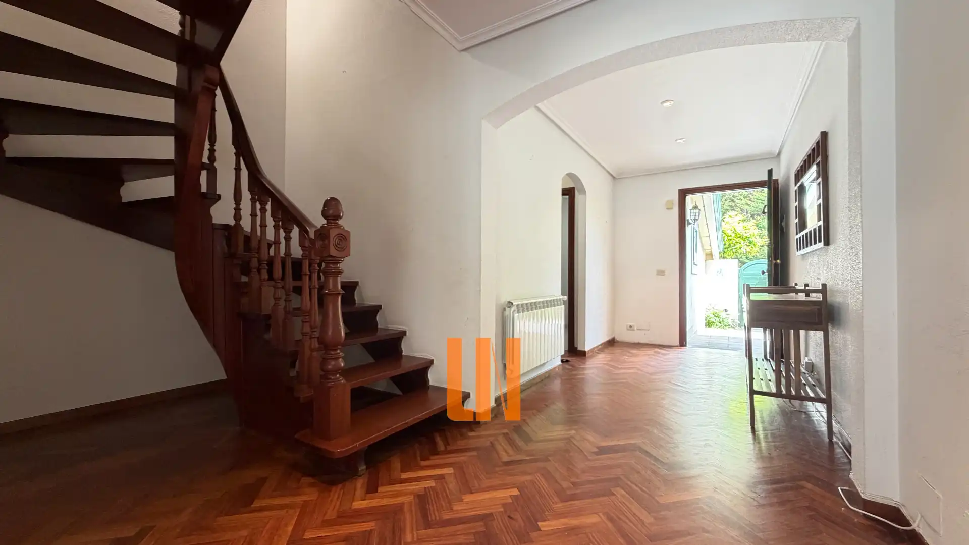 Casa adosada en venta en Oleiros con Calefacción, Jardín privado y Parquet