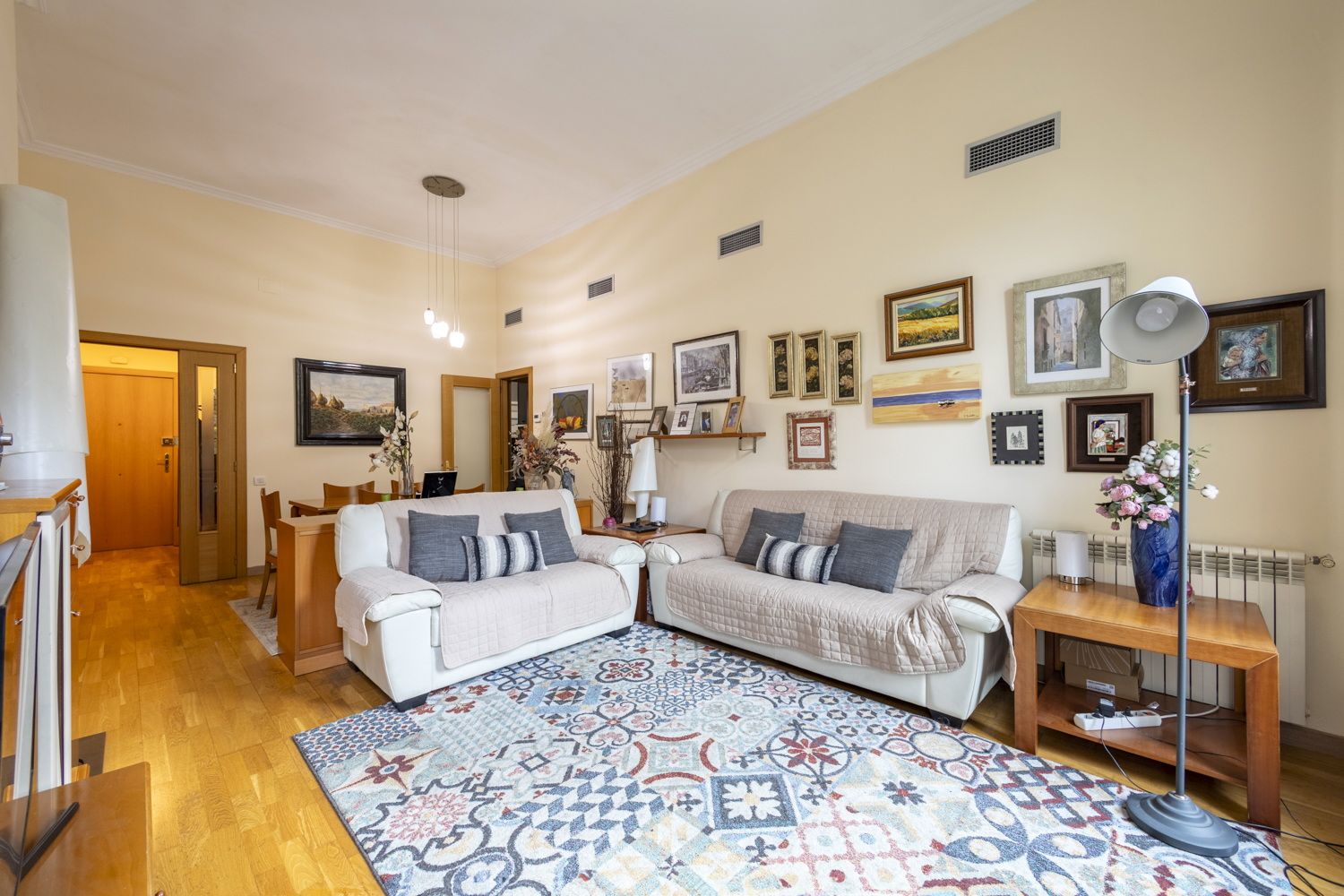 Living room of Flat for sale in  Barcelona Capital  with Air Conditioner, Heating and Parquet flooring