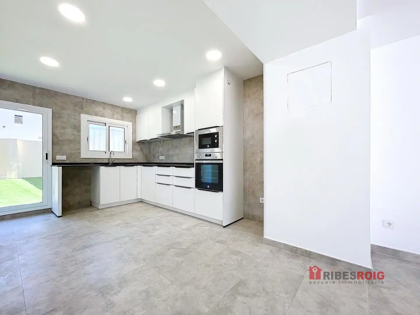 Detached homes for sale in Circumval Lacio, Centre