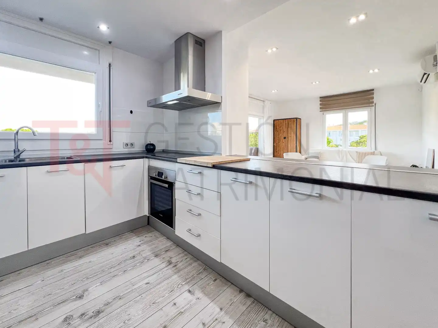 Kitchen of Flat for sale in Castell d'Aro, Platja d'Aro i s'Agaró  with Air Conditioner, Heating and Terrace