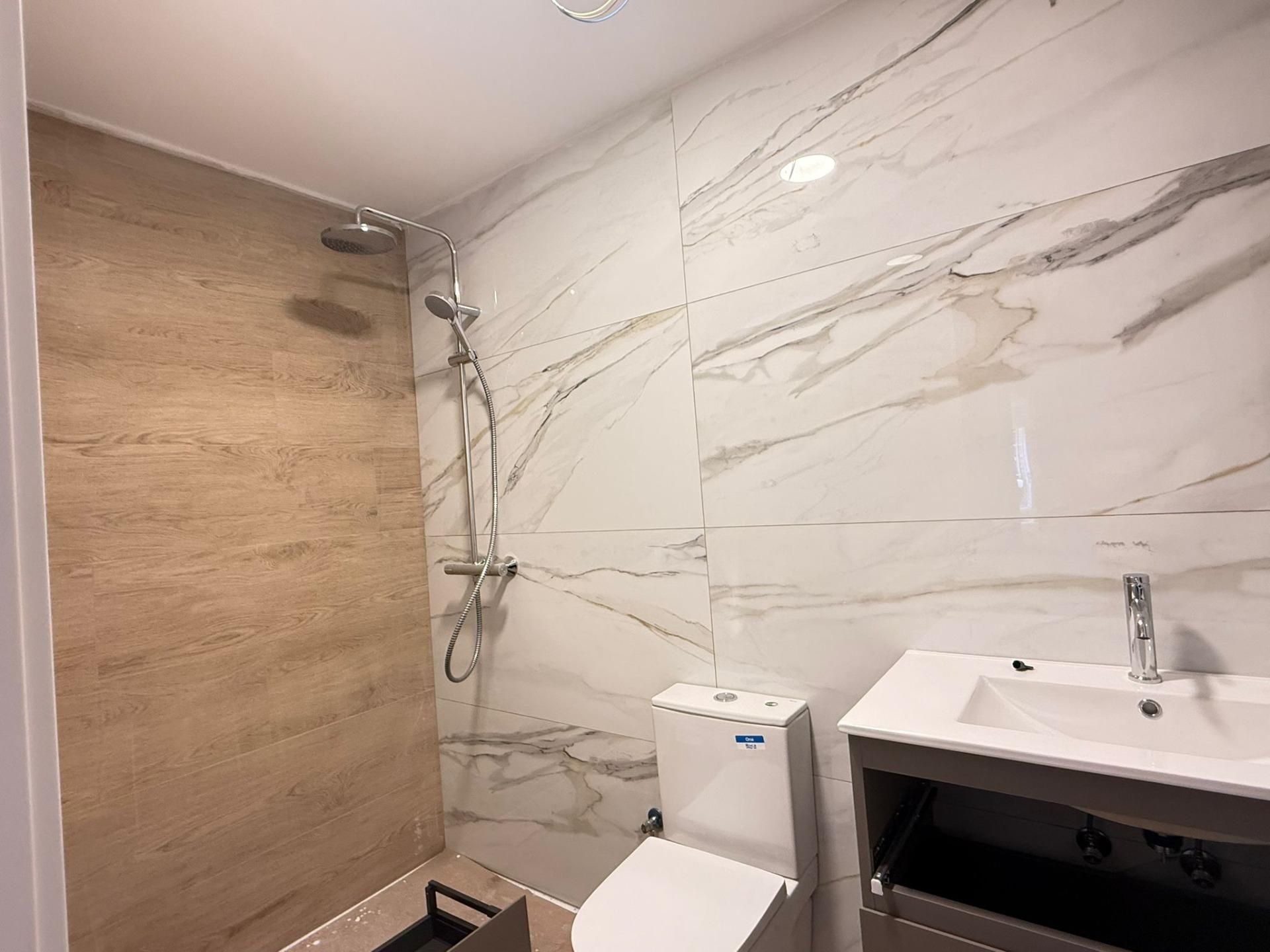 Bathroom of Planta baja for sale in Vic