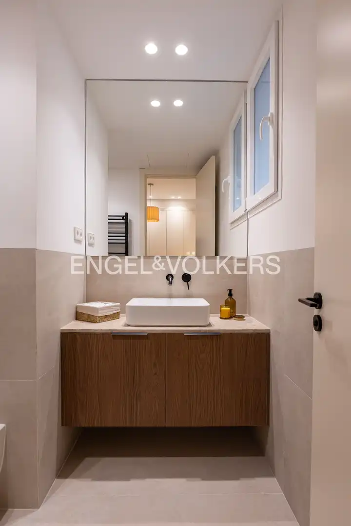 Badezimmer von Wohnung zum Verkauf in Madrid mit Klimaanlage und Heizung