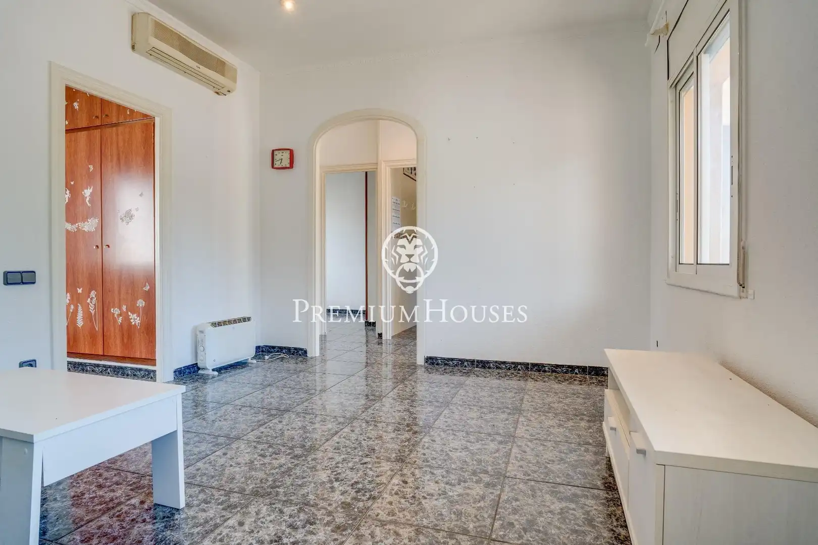 Sala de estar de Casa o chalet en venta en Vilanova i la Geltrú con Aire acondicionado, Calefacción y Jardín privado