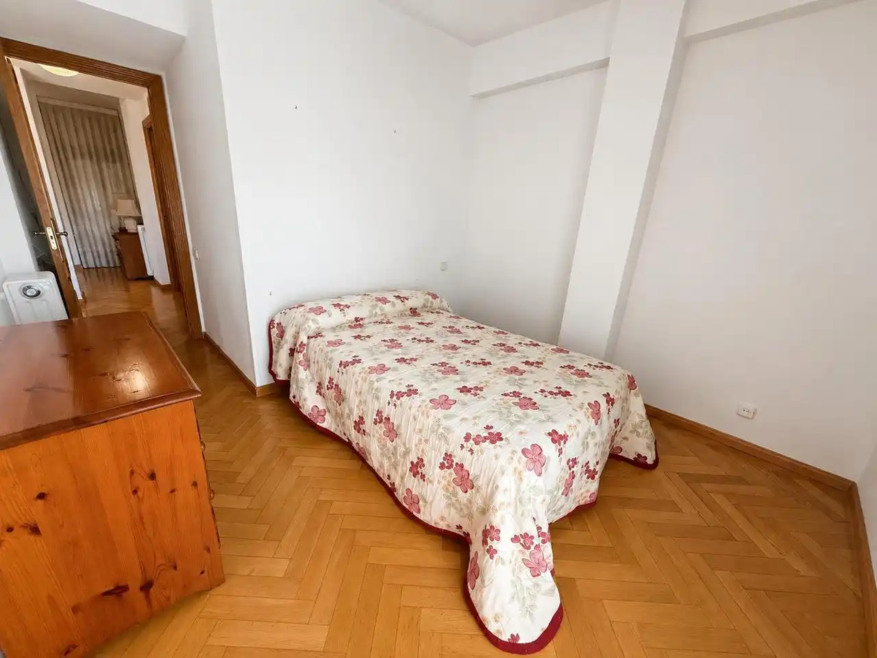 Habitación de Piso en venta en Madrid con Calefacción, Parquet y Terraza