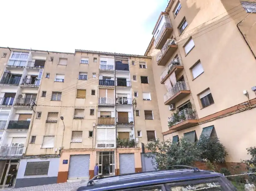 Vista exterior de Piso en venta en El Palau - Escorxador