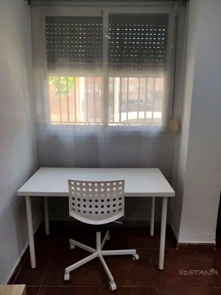 Habitación de Planta baja de alquiler en Moncada con Aire acondicionado, Calefacción y Amueblado