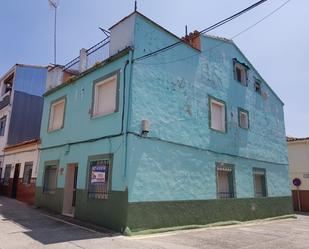 Vista exterior de Casa o xalet en venda en Montehermoso amb Jardí privat