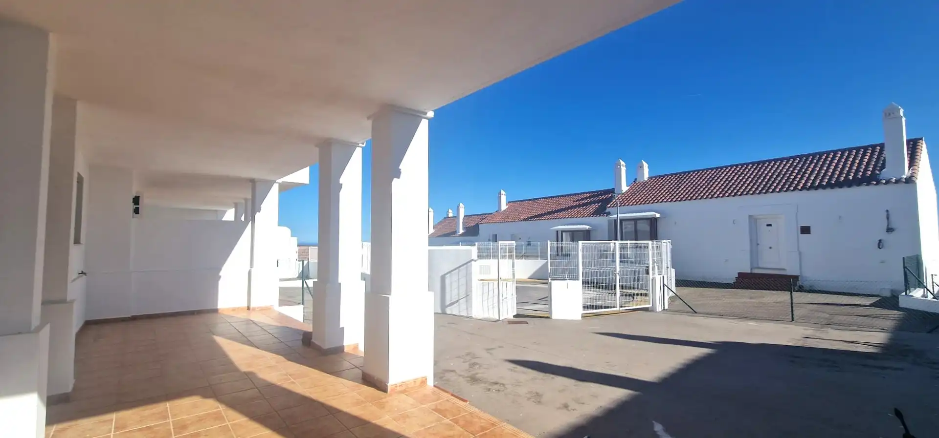Außenansicht von Einfamilien-Reihenhaus zum Verkauf in Cártama mit Privatgarten und Terrasse