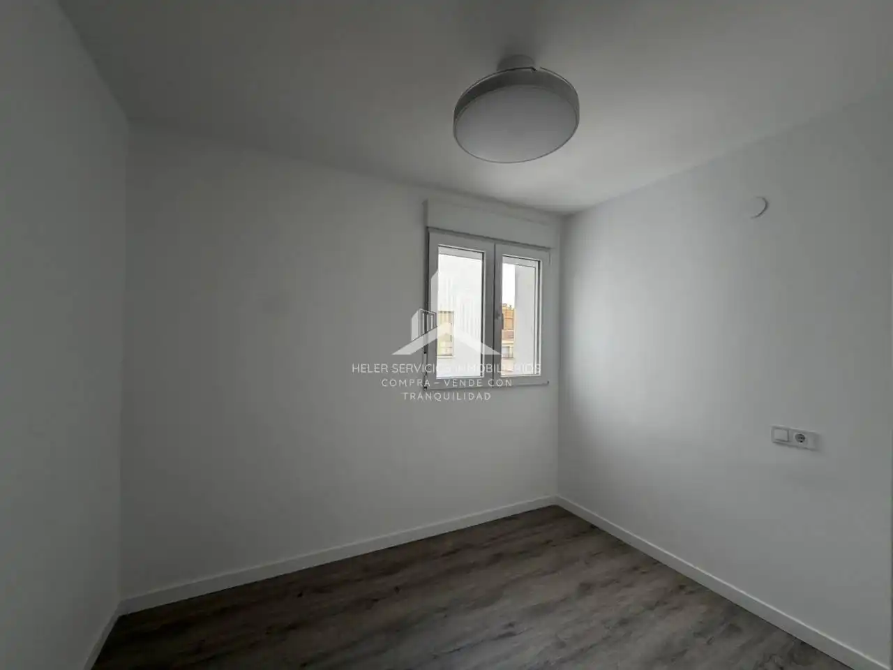 Wohnung zur Miete in Avenida Valencia, Ensanche - Río Júcar