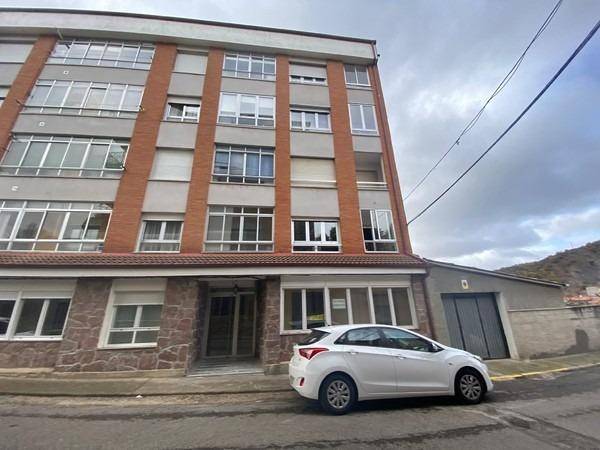 Piso en Venta en Calle MANUEL ECHEVARRIA en Cistierna
