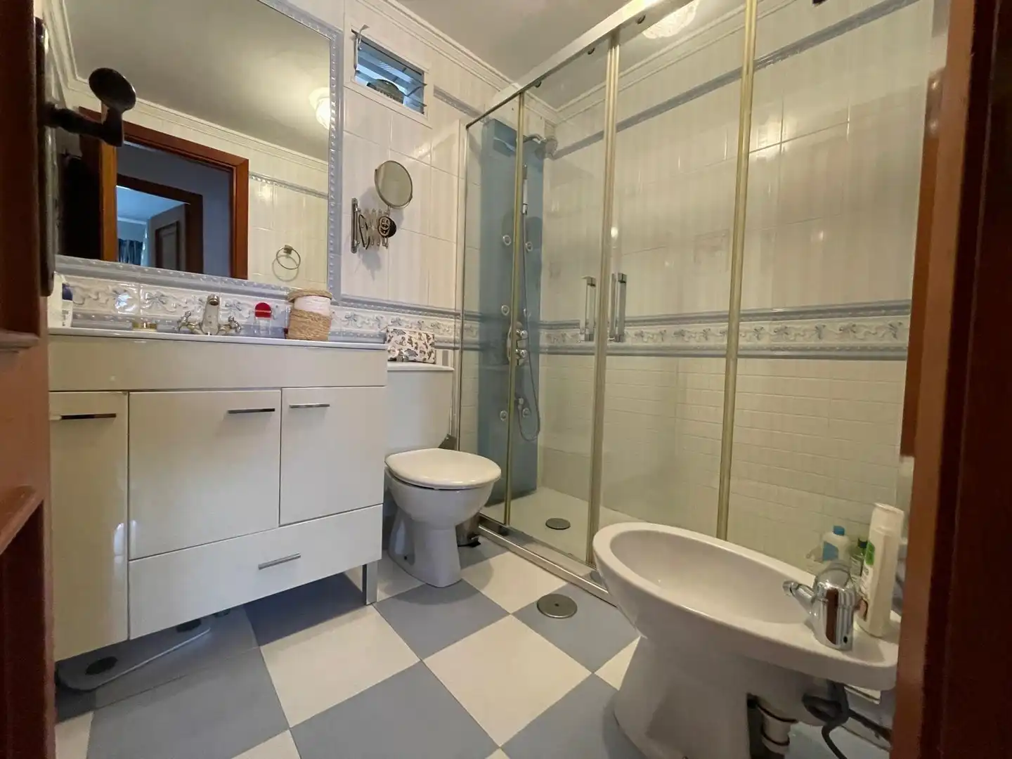Baño de Piso en venta en Algeciras