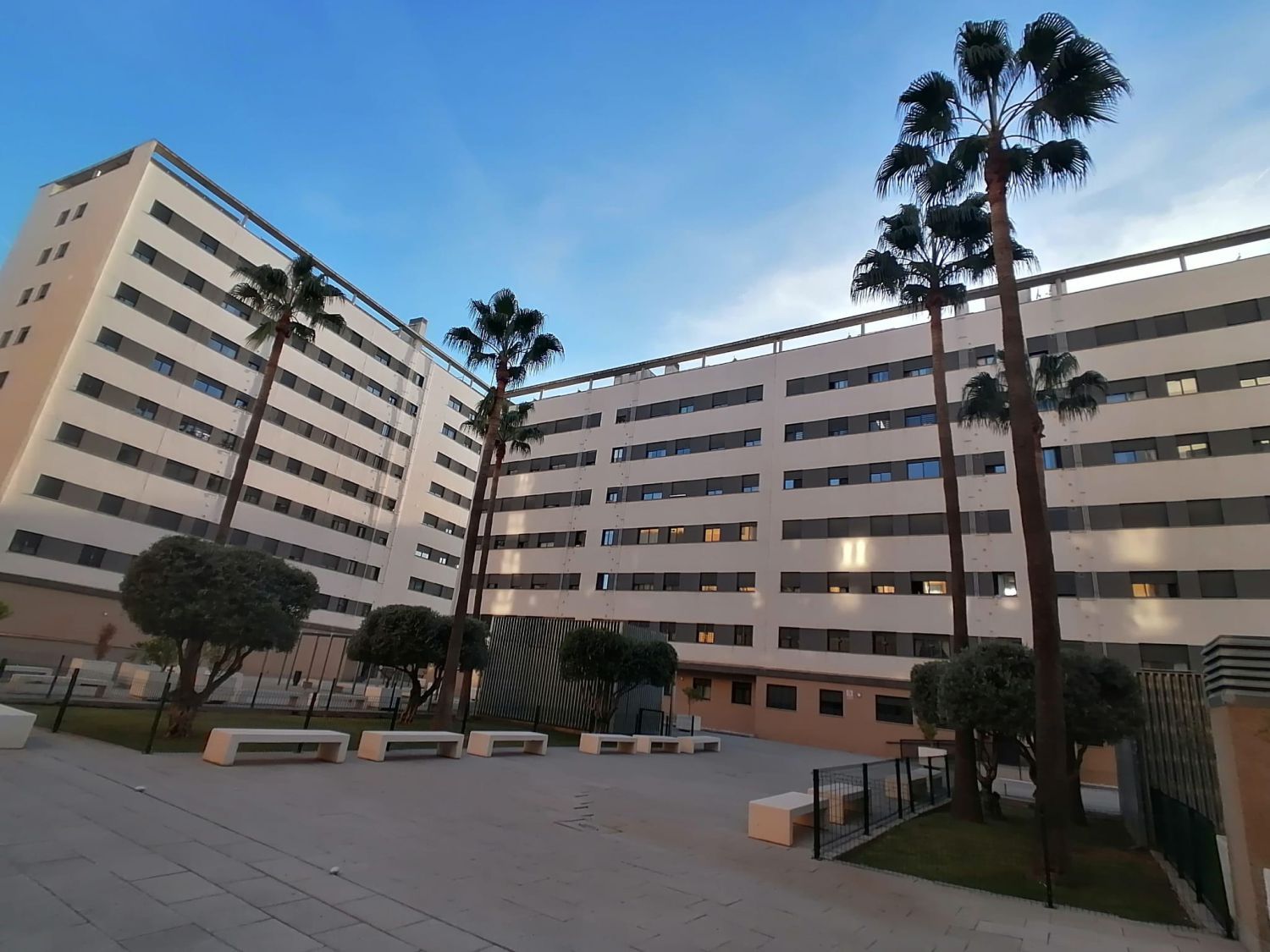 Vista exterior de Pis en venda en  Sevilla Capital amb Aire condicionat, Calefacció i Traster
