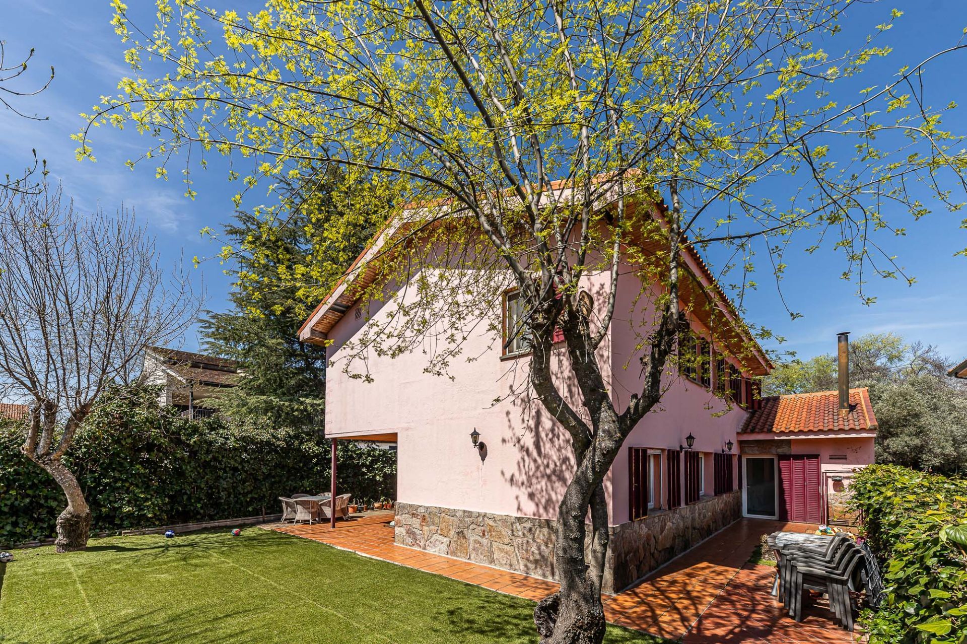 Exterior view of House or chalet for sale in Alpedrete  with Air Conditioner, Heating and Private garden