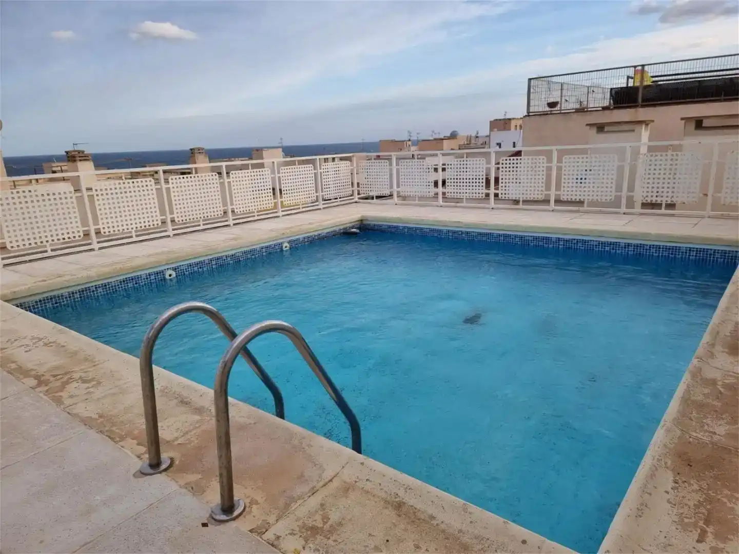 Schwimmbecken von Wohnung zur Miete in Garrucha mit Klimaanlage und Schwimmbad