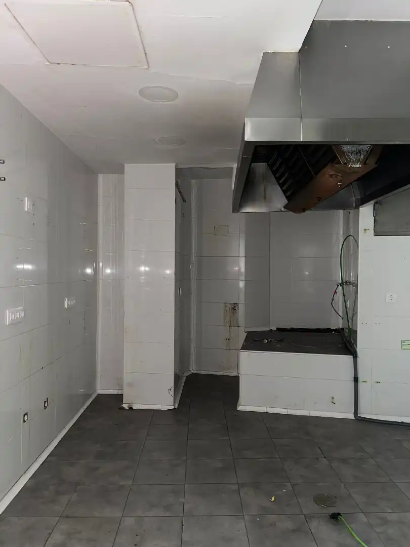 Cocina de Local en venta en Plasencia con Terraza