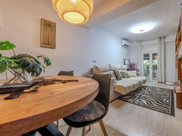 Flat with balcony for sale in Avenida PERE EL CEREMONIOS