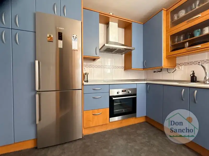 Cocina de Casa adosada en venta en Santovenia de Pisuerga con Calefacción y Terraza