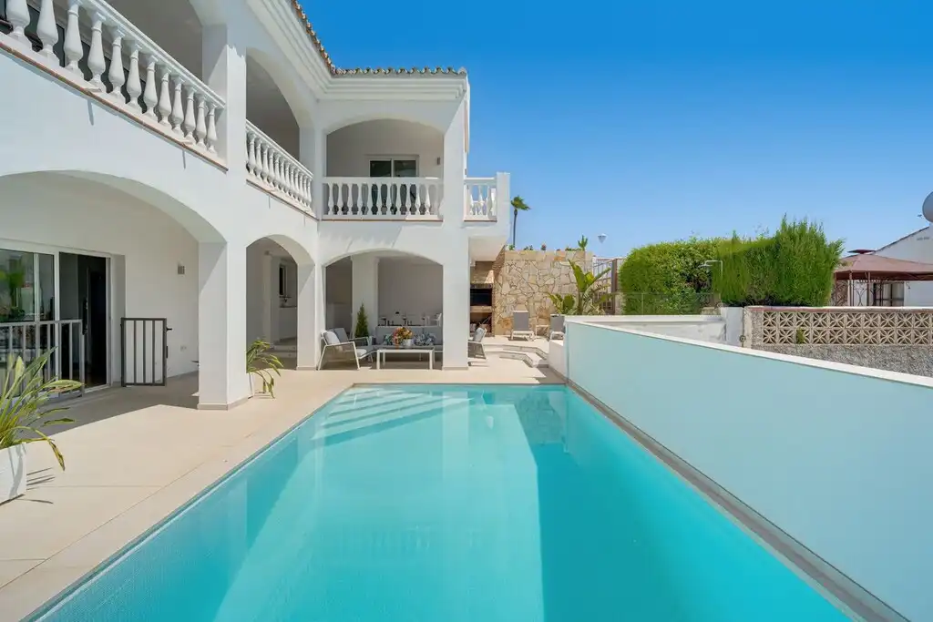 Chalet con piscina en venta en Hipódromo - Cerrado del Águila