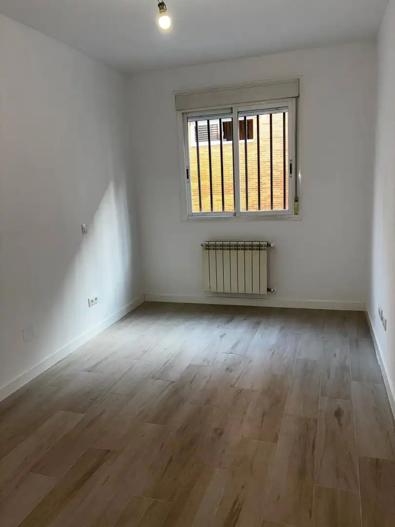 Dormitori de Pis en venda en Carabanchel