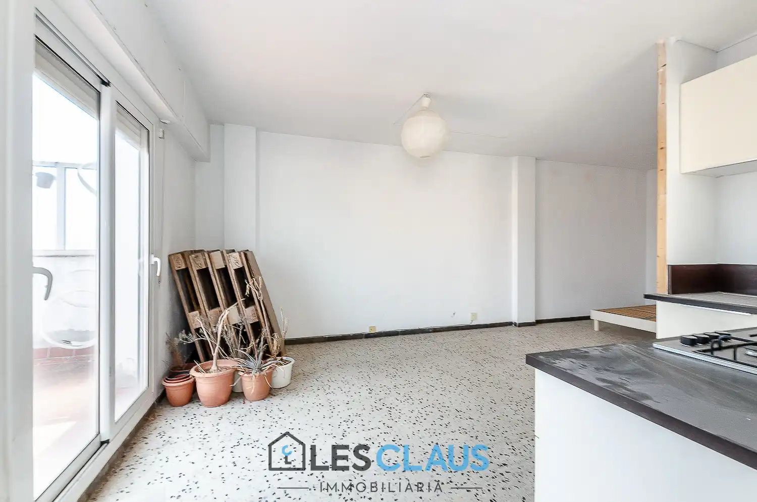 Außenansicht von Dachboden zum Verkauf in Barcelona mit Terrasse
