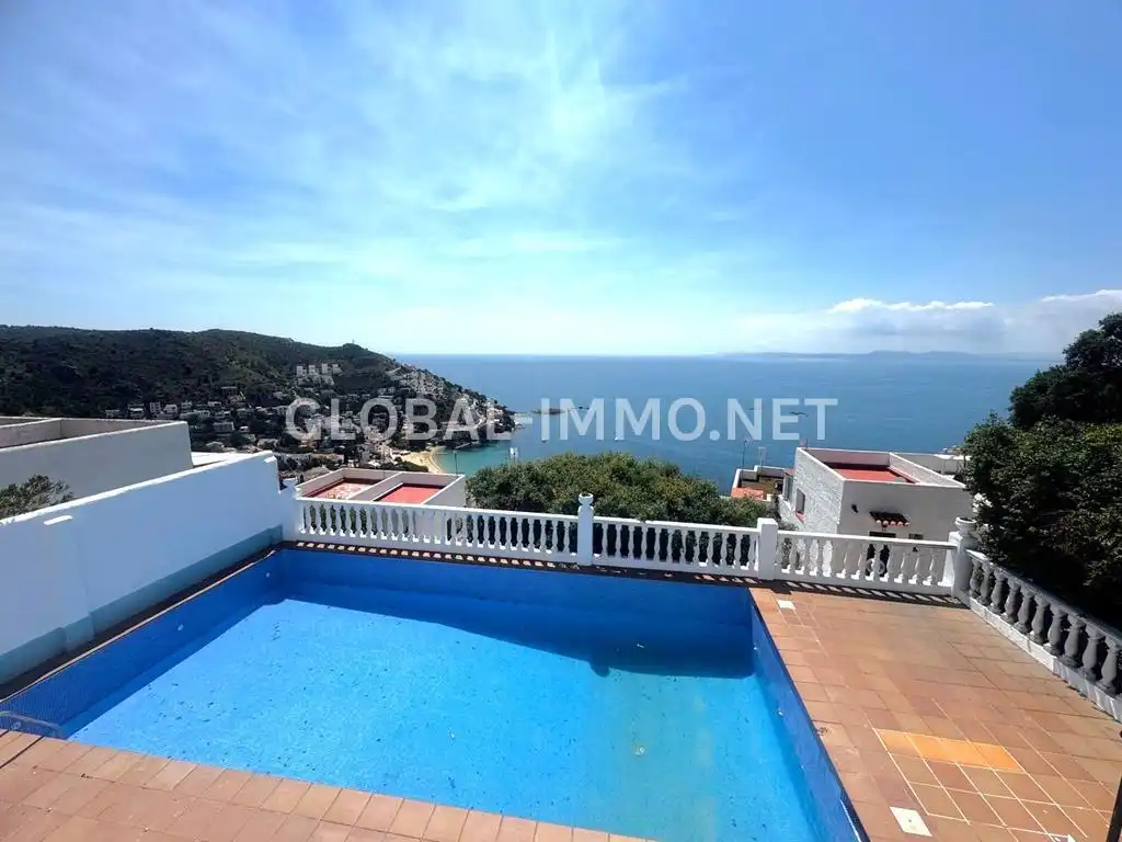 Schwimmbecken von Haus oder Chalet zum Verkauf in Roses mit Privatgarten, Terrasse und Schwimmbad