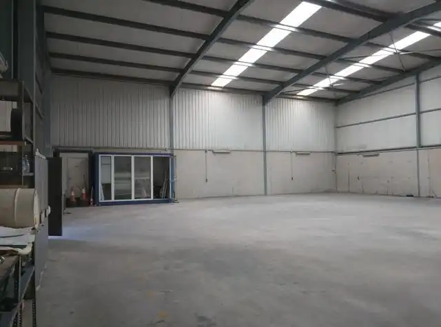 Nau industrial en venda a Villalonquéjar, imagen 8