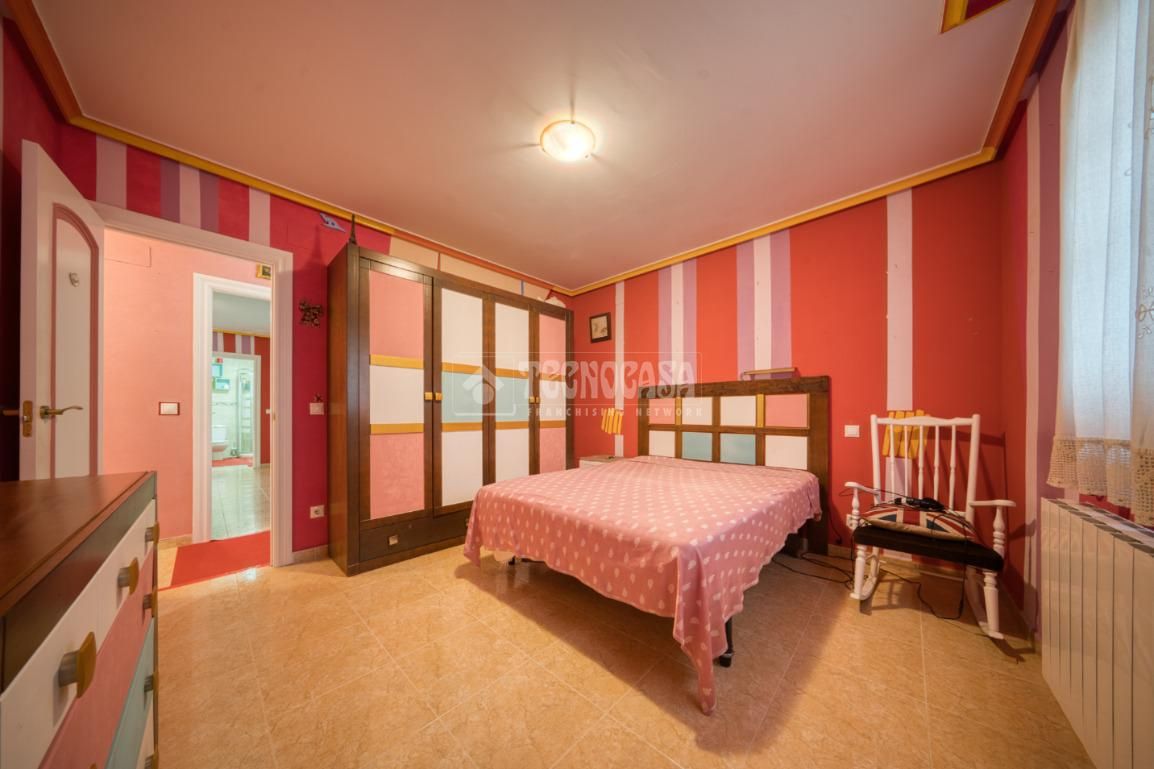 Bedroom of Single-family semi-detached for sale in Venta de Baños  with Heating, Private garden and Furnished