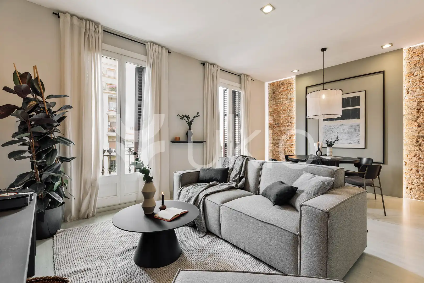Sala de estar de Apartamento de alquiler en  Barcelona Capital con Aire acondicionado, Calefacción y Amueblado