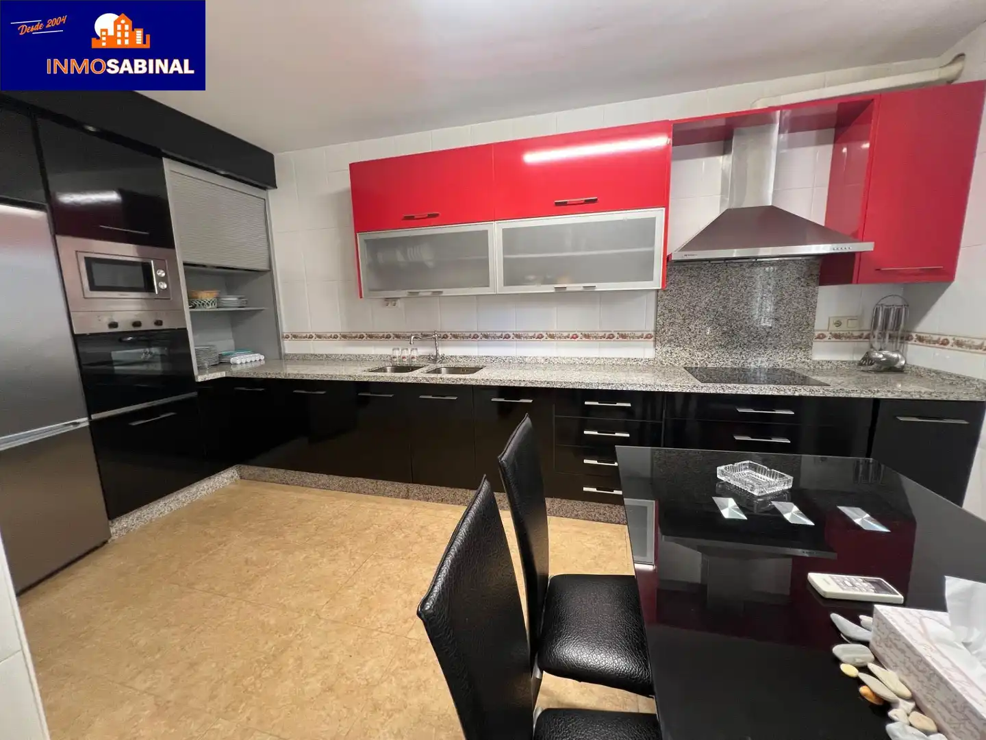 Cuina de Casa adosada en venda en Roquetas de Mar amb Aire condicionat, Calefacció i Terrassa