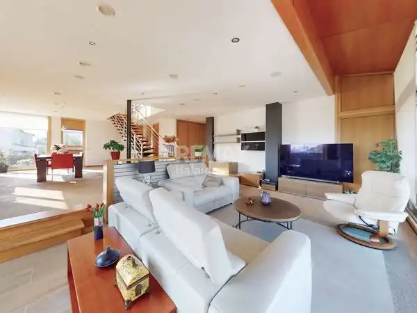 Sala de estar de Casa o chalet en venta en Vigo  con Aire acondicionado, Calefacción y Jardín privado