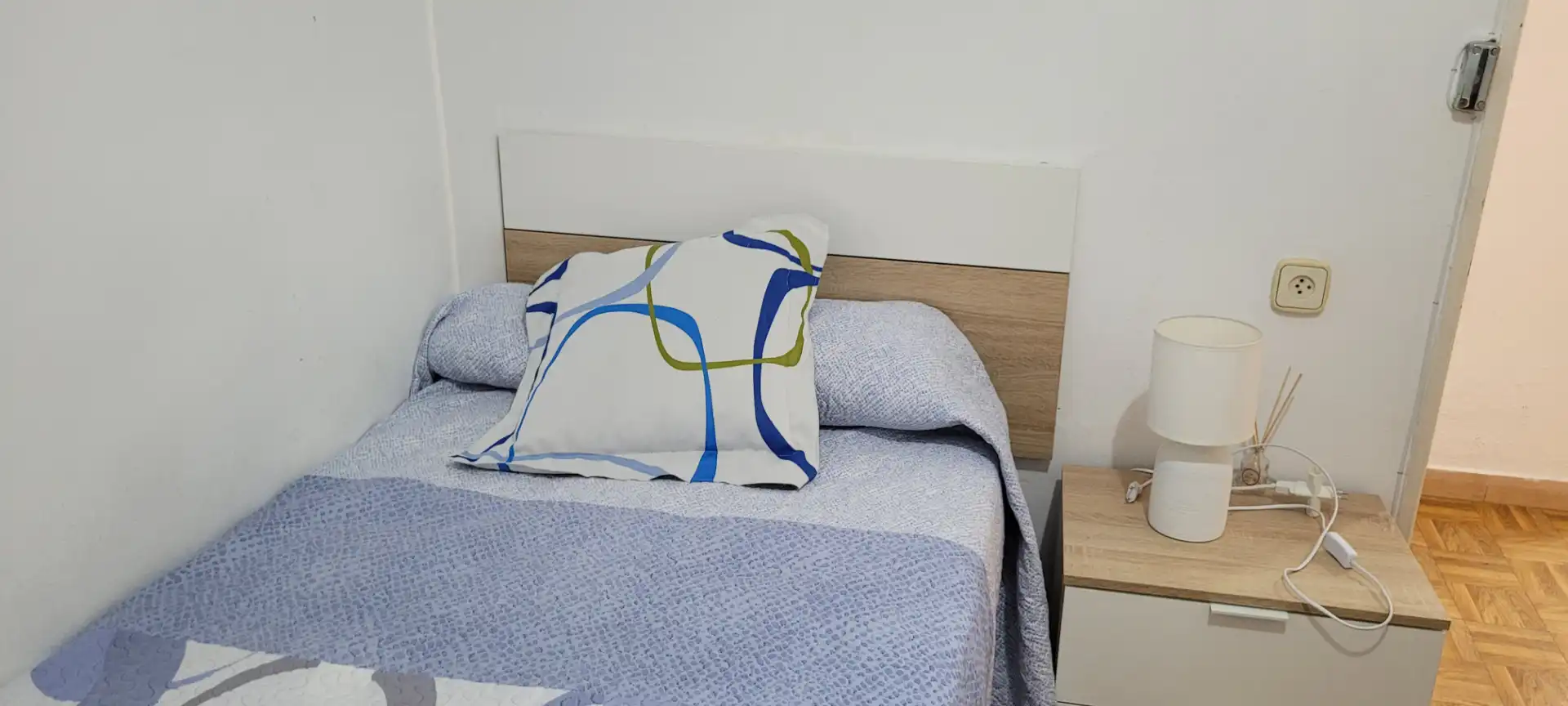 Schlafzimmer von Wohnung zur Miete in Cuenca mit Heizung, Möbliert und Ofen