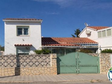 Maison avec piscine à vendre à Calle DE LA PUNTA DE LA FERRERA 5