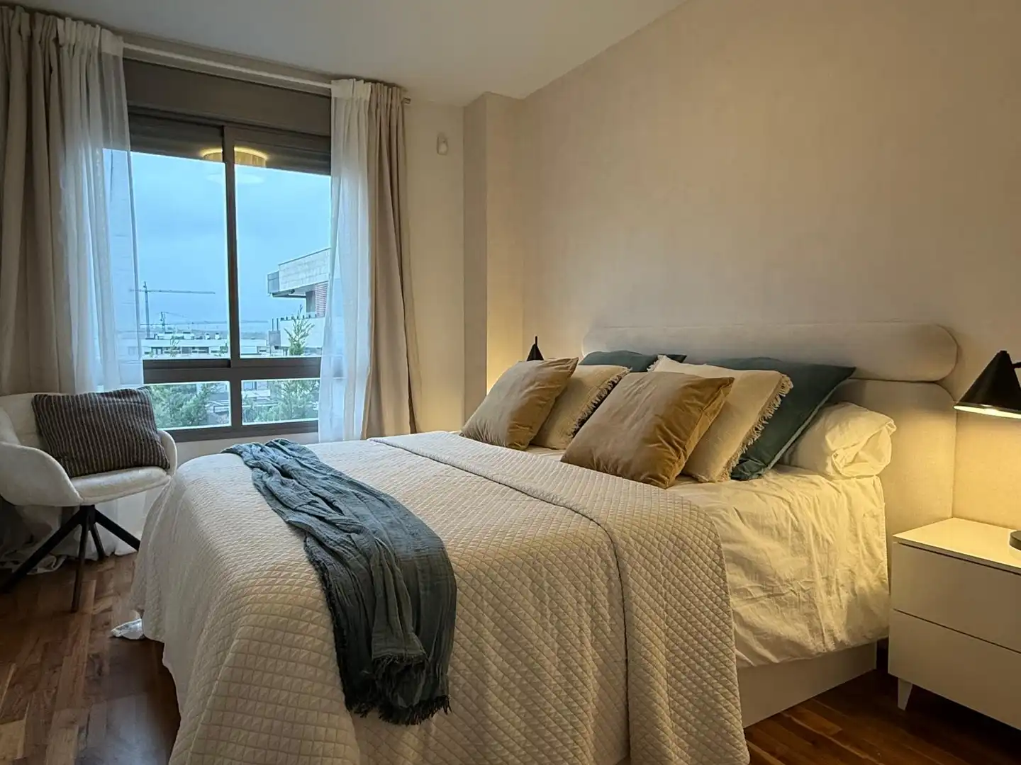 Habitación de Apartamento de alquiler en Las Rozas de Madrid con Aire acondicionado, Calefacción y Jardín privado