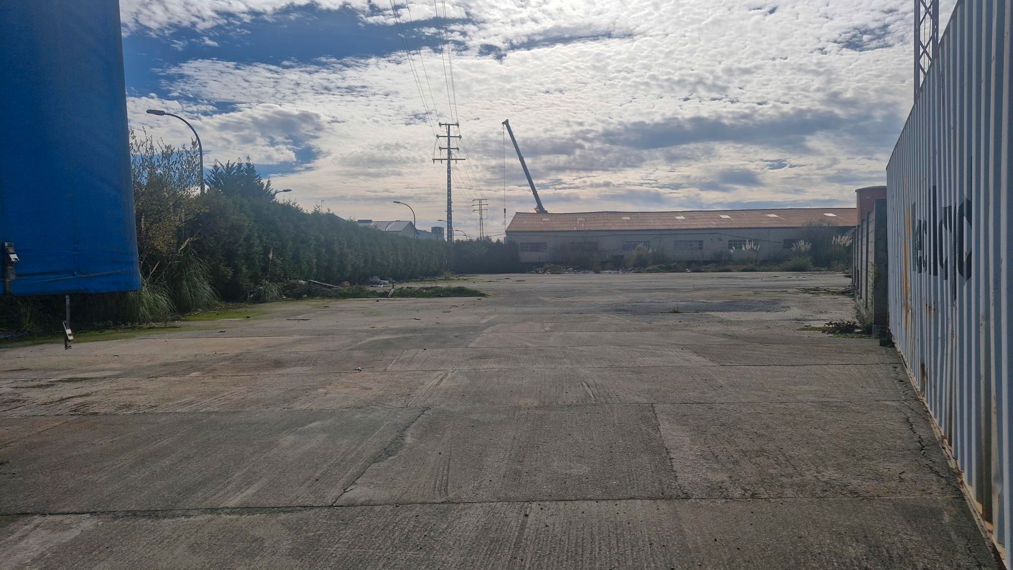 Vista exterior de Terreny industrial de lloguer en Narón