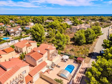 Villa con balcone in vendita a Calle
