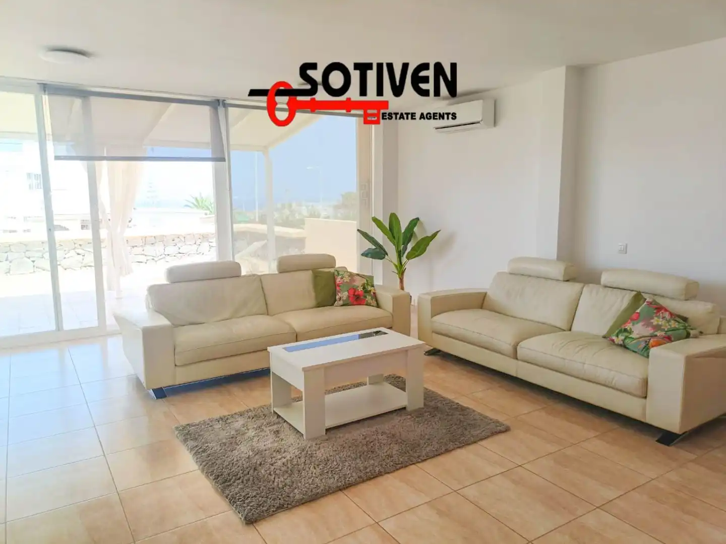 Casa o chalet de alquiler en AVENIDA KURT KONRAD, Playa Fañabé Alto