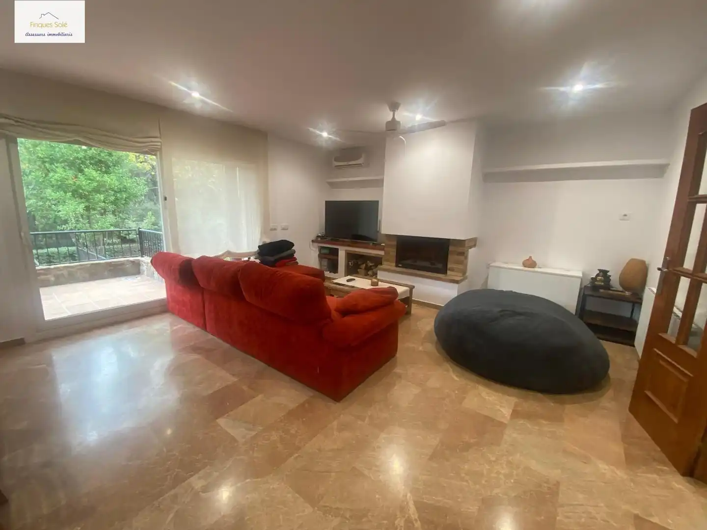 Casa pareada con terraza en venta en Nucli Urbà
