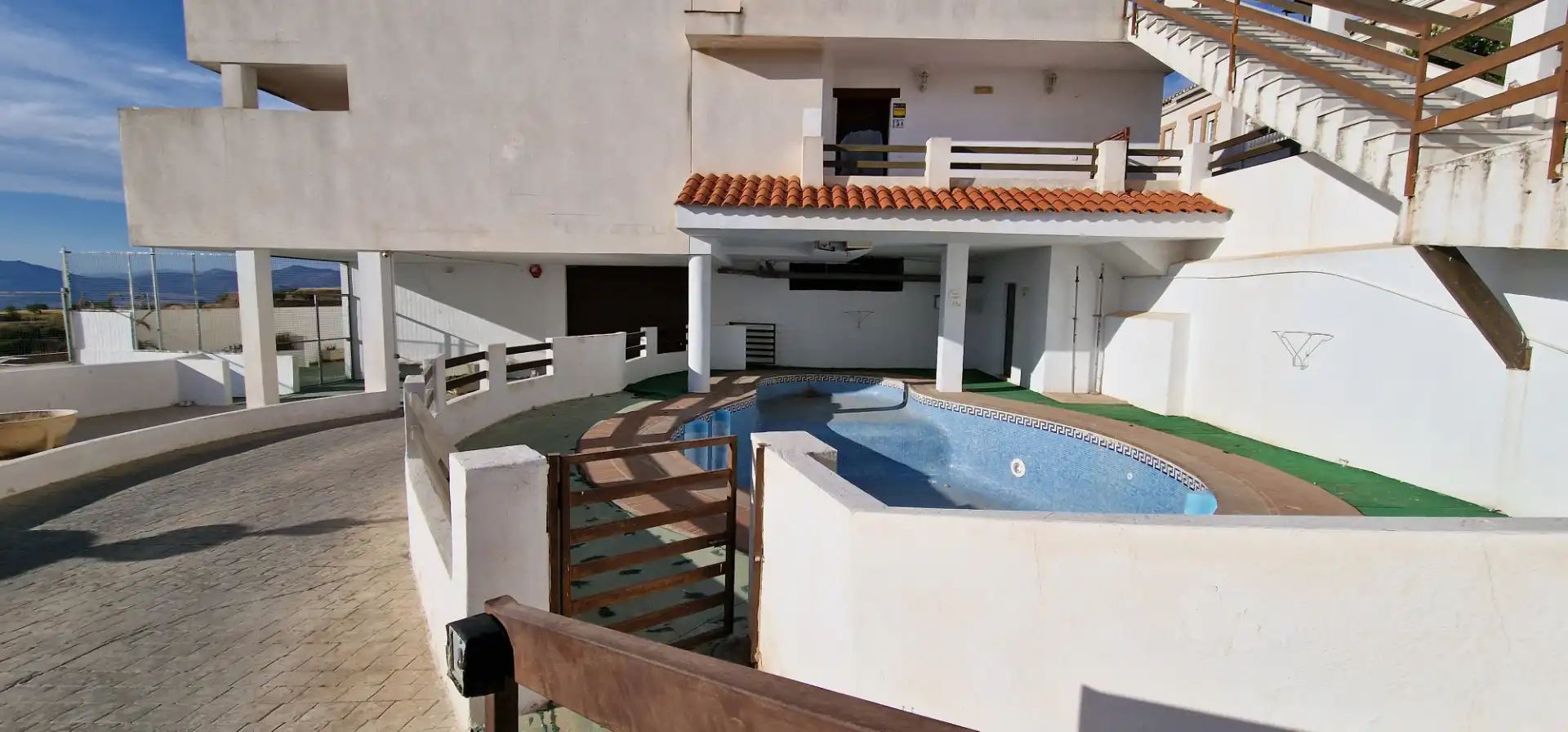 Piscina de Apartamento en venta en Cogollos de la Vega con Aire acondicionado, Terraza y Amueblado