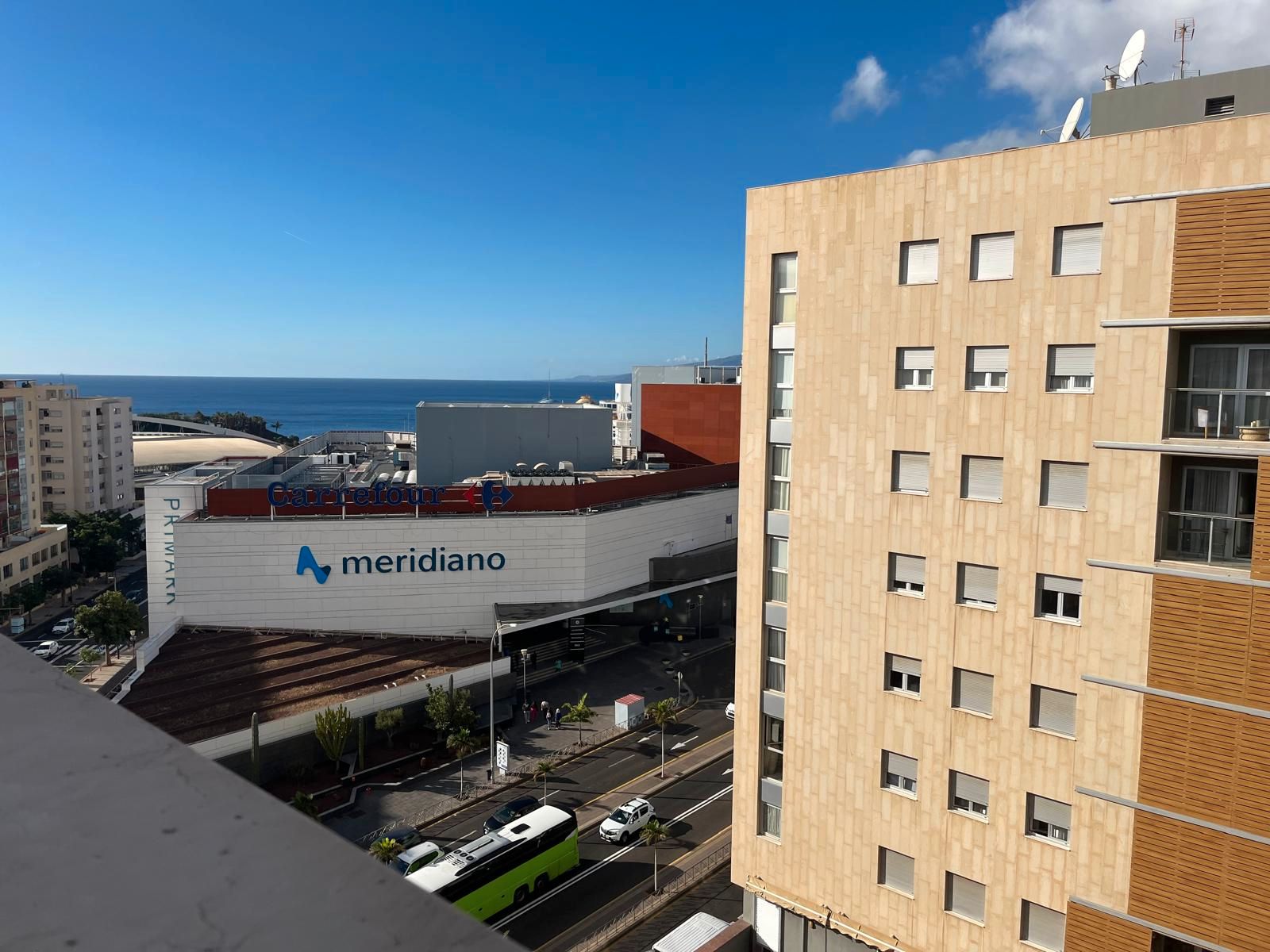 Exterior view of Attic to rent in  Santa Cruz de Tenerife Capital  with Terrace, Oven and Balcony